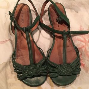 Vintage leather sandals 💚